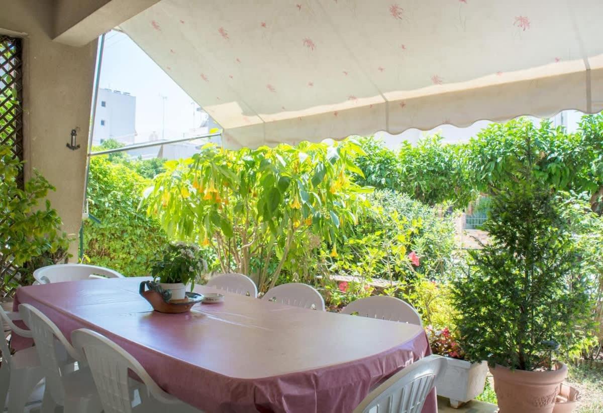 Family Apt With Garden Next To The Sea Atenas Exterior foto